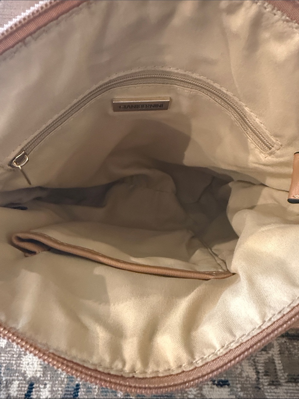Giani Bernini Brown, White and Green Festive Winter Scene Crossbody Bag - Picture 5 of 8